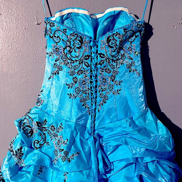 Strapless light Blue & Black lace BALL GOWN - (2nd STYLE) - Picture 7 of 11